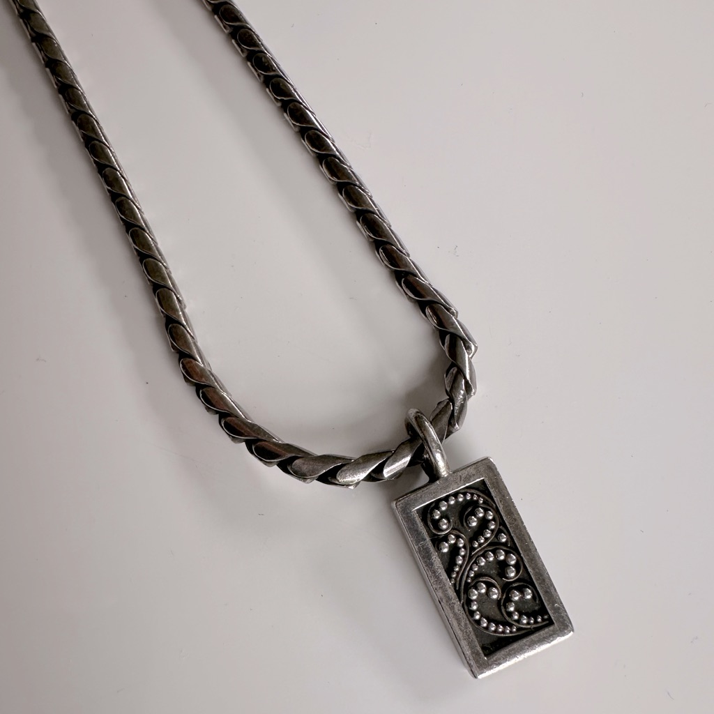 Like New Lois Hill Pendant Necklace